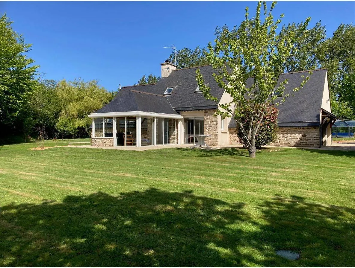 Villa De Plain-Pied Avec Wifi, Piscine Privee Sous Abris Haut A Pleumeur-Bodou - Ref 461